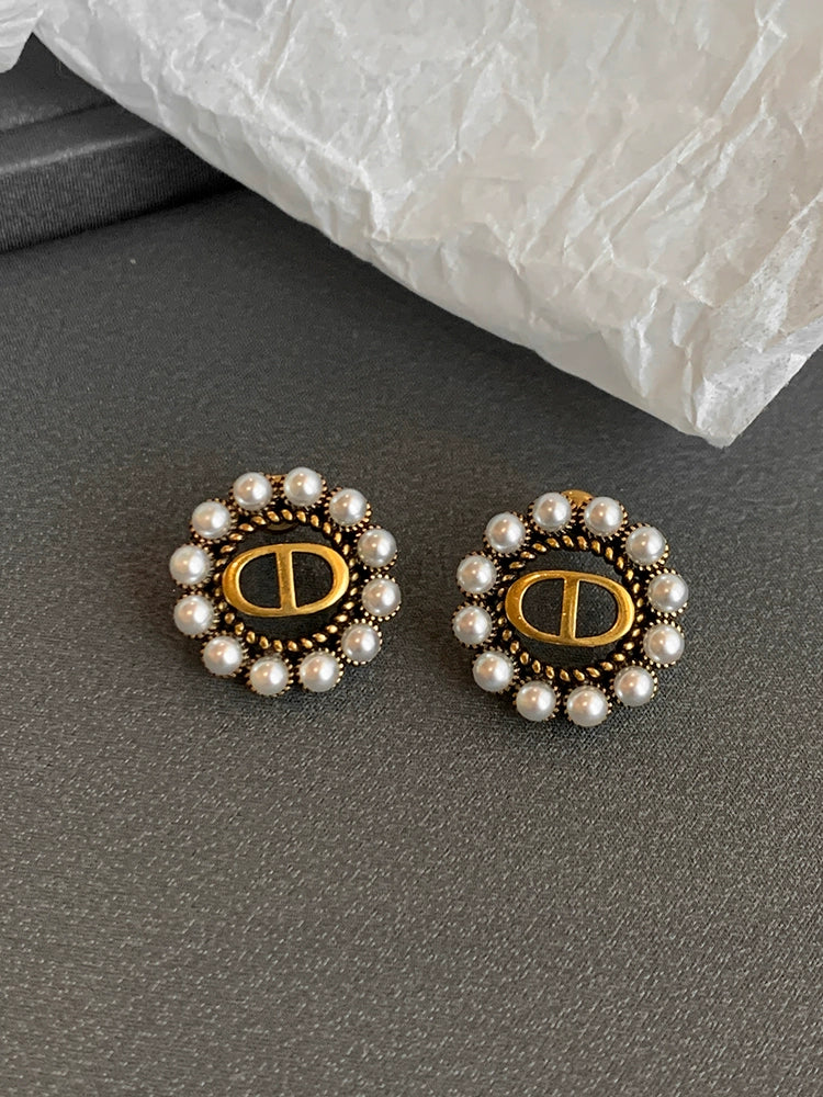 D's Classic Style Women's Unique Middle-Ancient Pearl Earrings