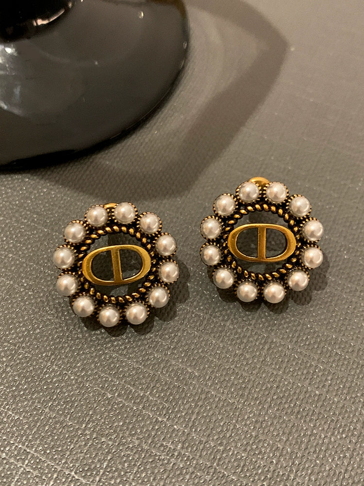 D's Classic Style Women's Unique Middle-Ancient Pearl Earrings