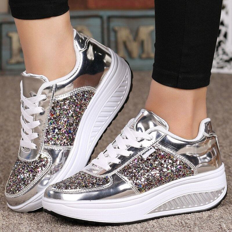 Women Casual Glitter Shoes Mesh Flat Shoes Ladies Sequin Vulcanized Shoes Lace Up Sneakers Outdoor Sport Running Shoes 2022