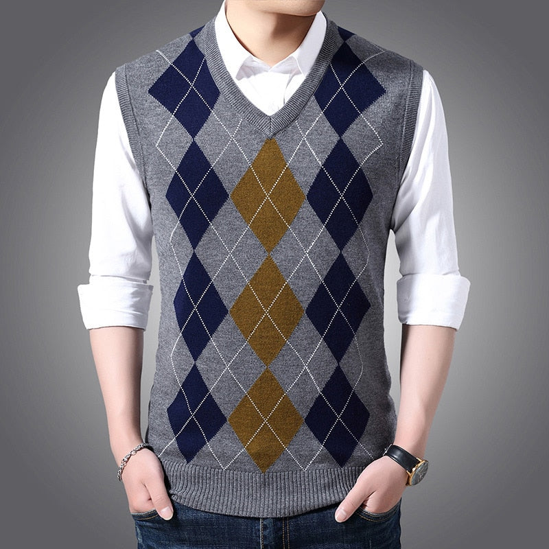 New Fashion Brand Sleeveless Sweater Mens Pullover Vest V Neck Slim Fit Jumpers Knitting Patterns Autumn Casual Clothing Men - Executive-Skincare