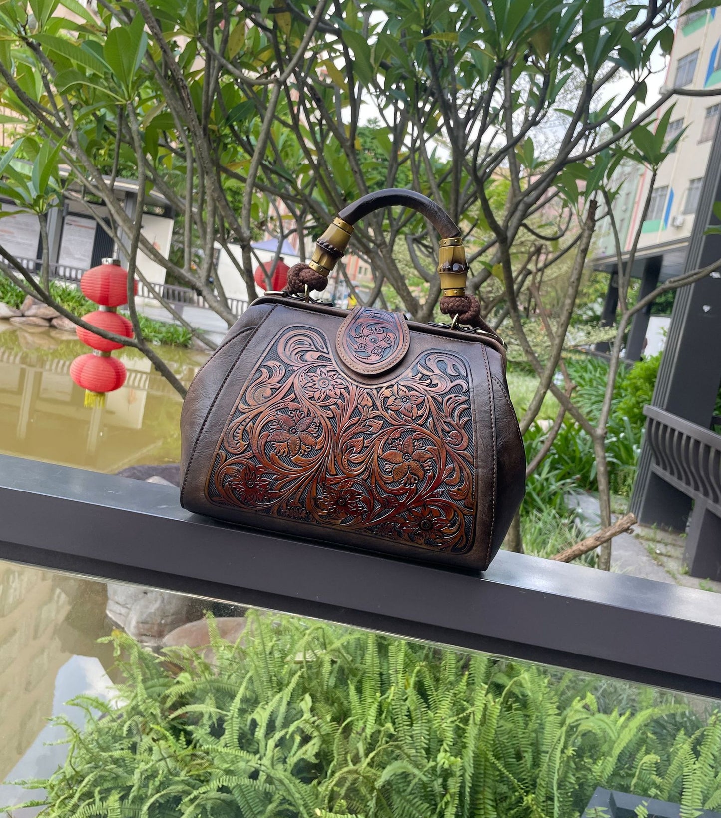 Johnature Luxury Handbag 2022 Autumn New Vintage Handmade Leather Carved Women Bag Versatile Female Shoulder &amp; Crossbody Bags - Executive-Skincare