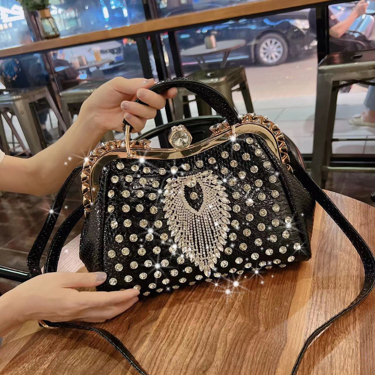 2022 New Luxury Fashion Diamonds Women&#39;s Handbags Leather Design Clip Rhinestone Bag Portable Tote Shoulder Messenger Bags - Executive-Skincare