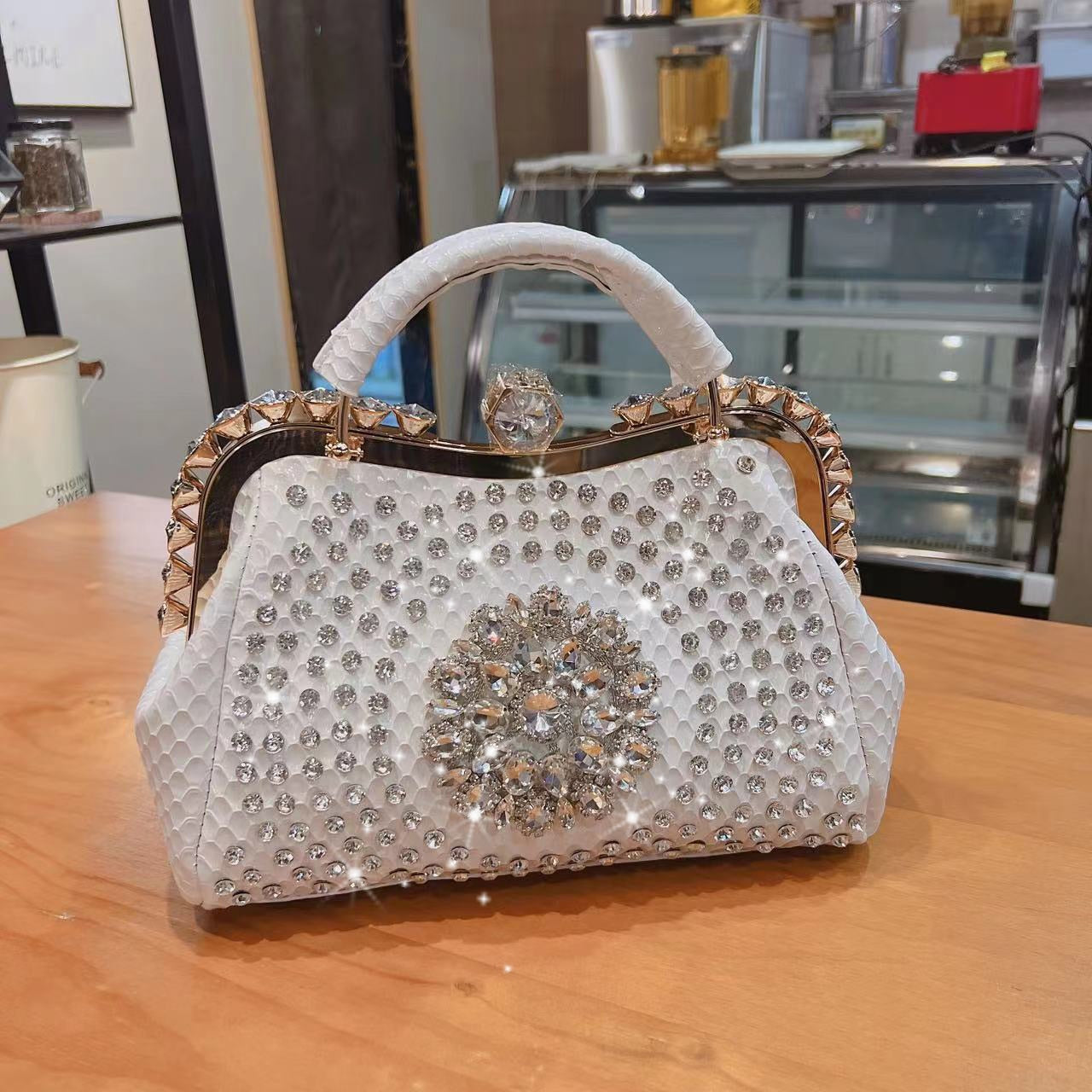 2022 New Luxury Fashion Diamonds Women&#39;s Handbags Leather Design Clip Rhinestone Bag Portable Tote Shoulder Messenger Bags - Executive-Skincare